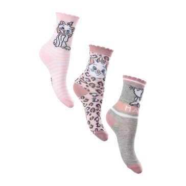 Marie cica kislány zoknik